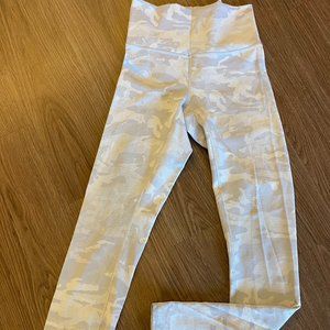 White Camo Lululemon Wunder Under Pant 28"- Size 6
